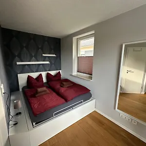Stadtvilla In 7 Personen 3 Schlafzimmer 2 Baeder Garten Und Terrasse Zentral Gelegen Messe Innenstadt Seen , Leipzig Deutschland